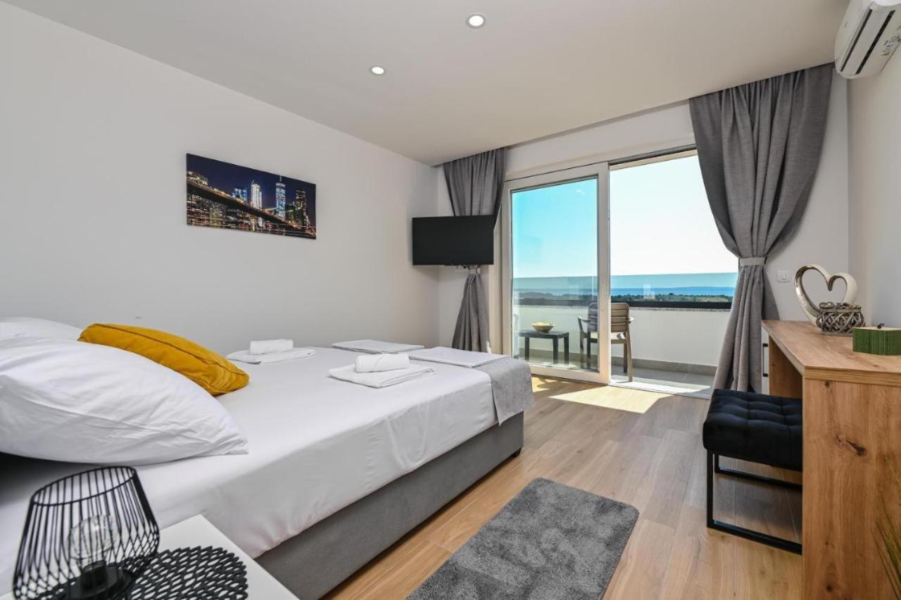 Boutique Hotel Ivy'Z Novalja Buitenkant foto