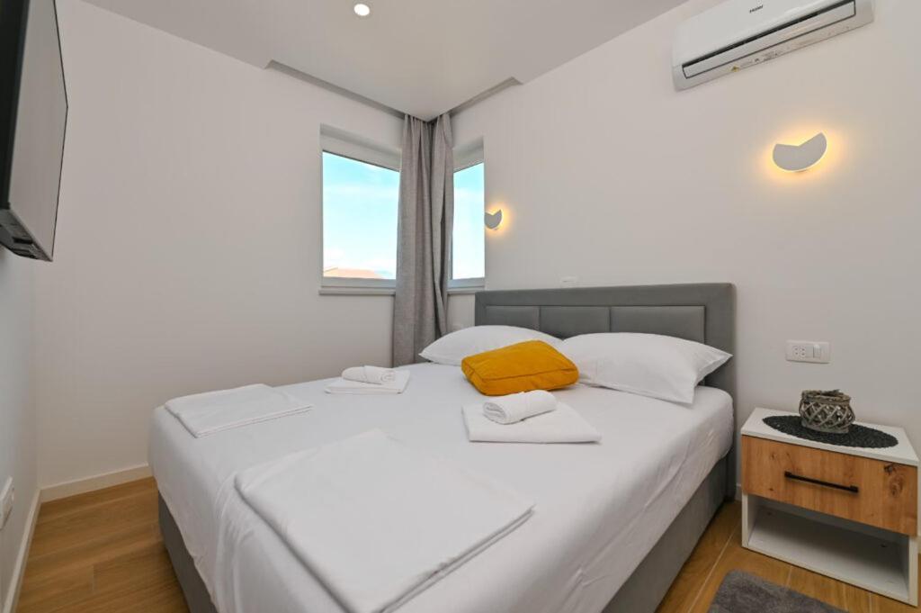 Boutique Hotel Ivy'Z Novalja Buitenkant foto