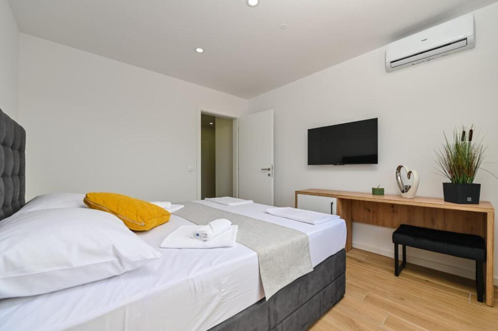 Boutique Hotel Ivy'Z Novalja Buitenkant foto