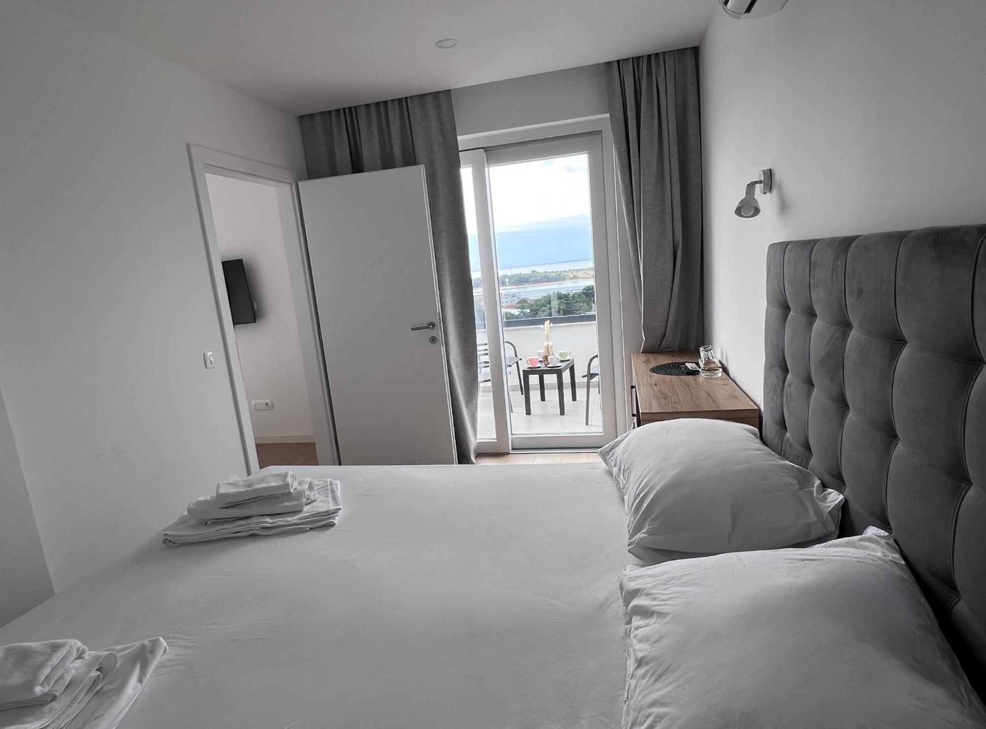 Boutique Hotel Ivy'Z Novalja Buitenkant foto