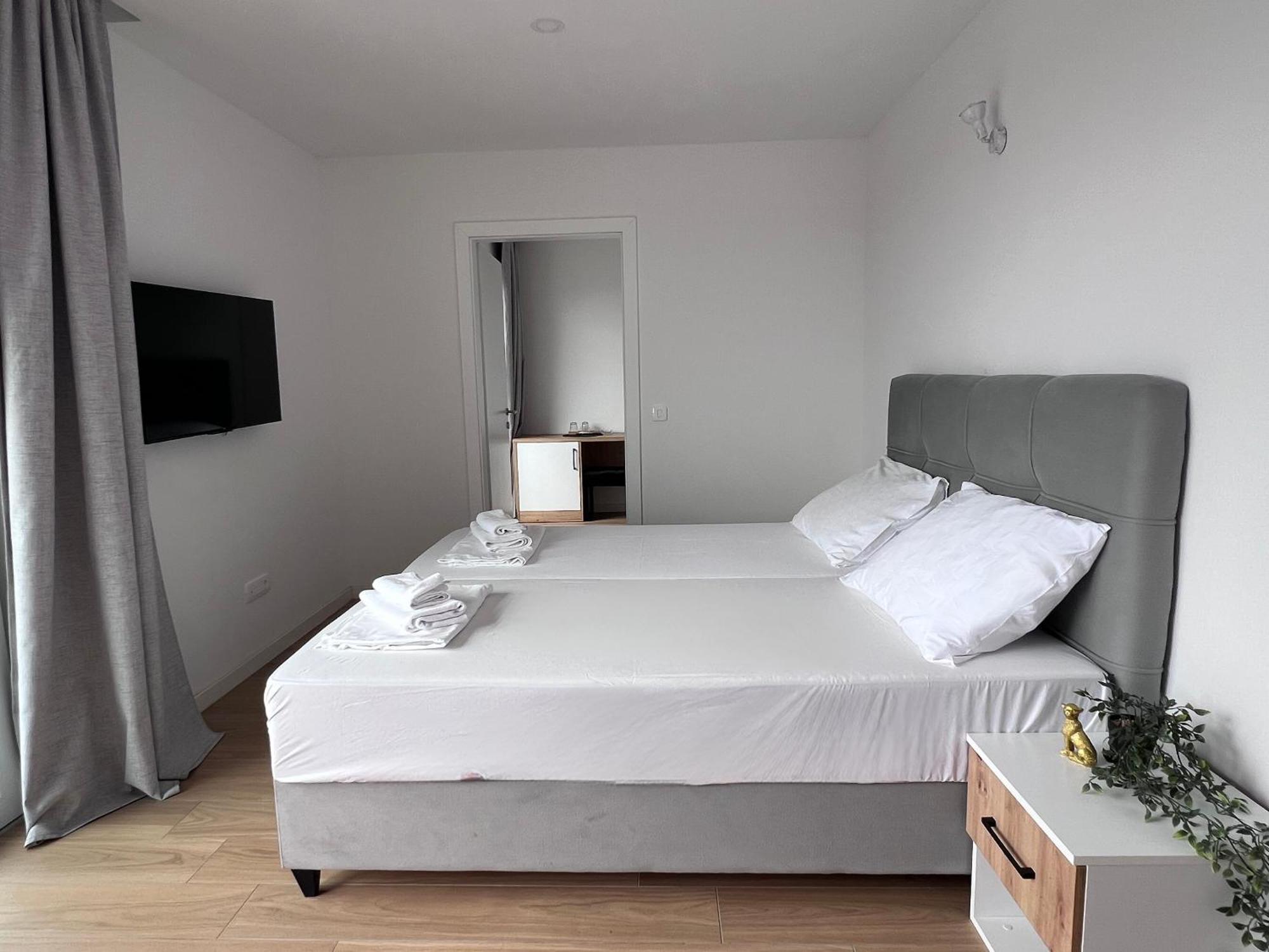 Boutique Hotel Ivy'Z Novalja Buitenkant foto