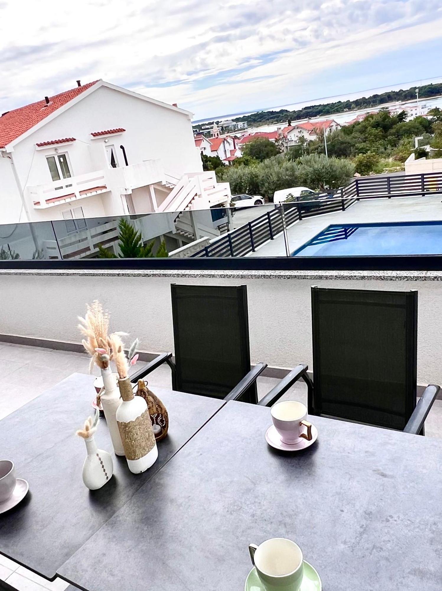 Boutique Hotel Ivy'Z Novalja Buitenkant foto