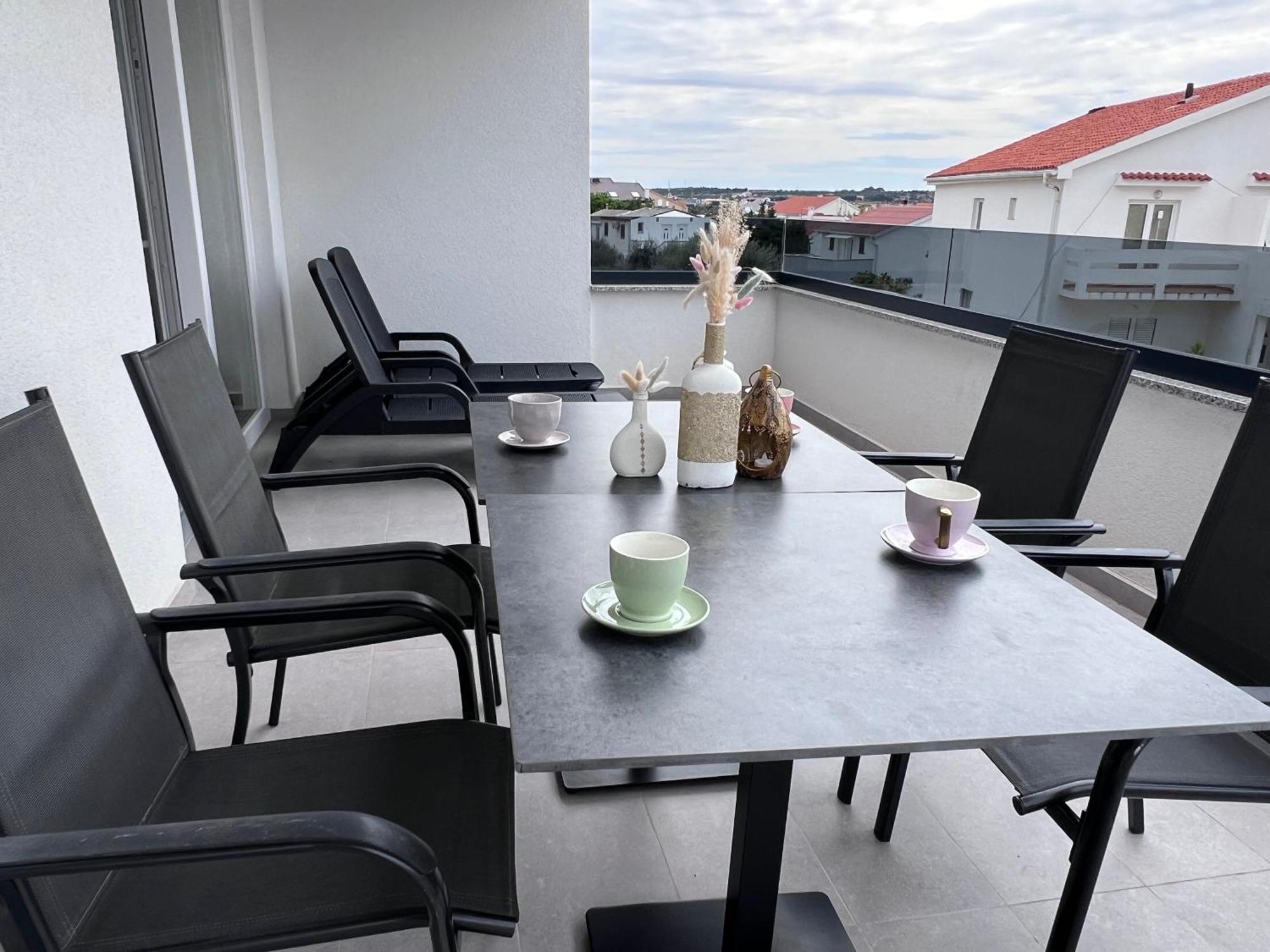 Boutique Hotel Ivy'Z Novalja Buitenkant foto
