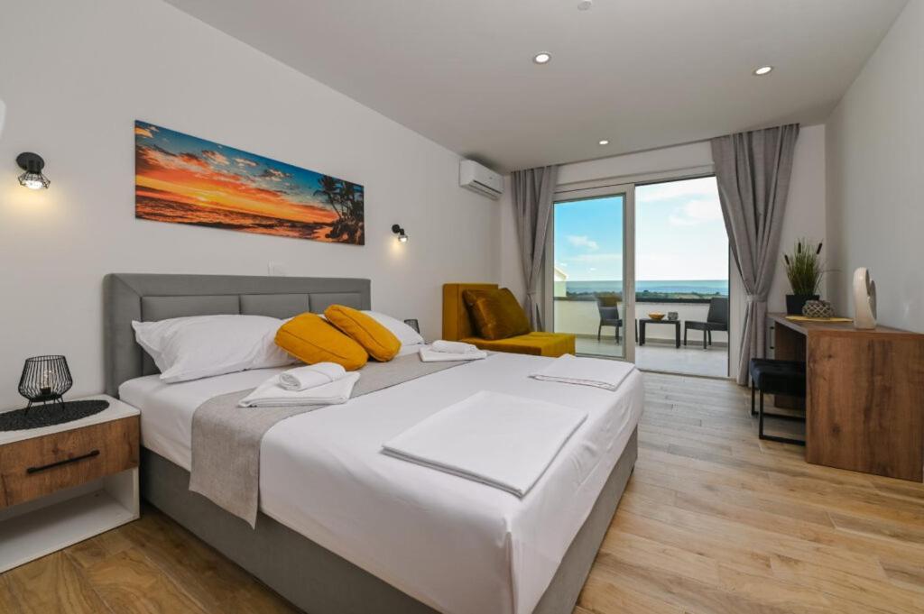 Boutique Hotel Ivy'Z Novalja Buitenkant foto