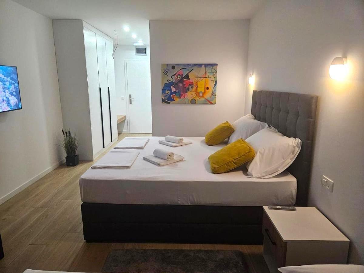 Boutique Hotel Ivy'Z Novalja Buitenkant foto