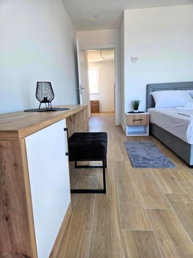 Boutique Hotel Ivy'Z Novalja Buitenkant foto